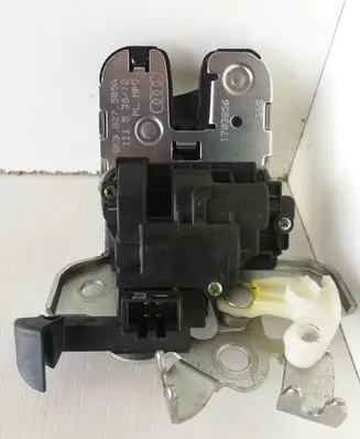 Audi A4 S4 B8 8K Tailgate/trunk/boot lock/catch/latch 8K9827505A