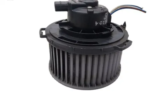 Mazda 5 Front door blower motor 8940000270