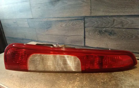 Ford C-MAX I Rear/tail lights