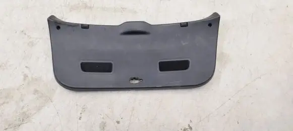 KIA Venga Tailgate trim