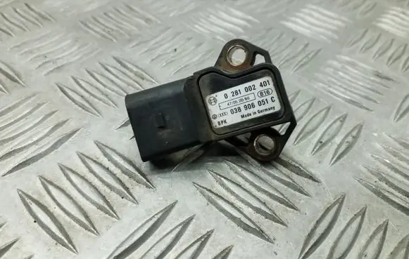 Volkswagen Golf VI Air pressure sensor 0281002401 038906051C