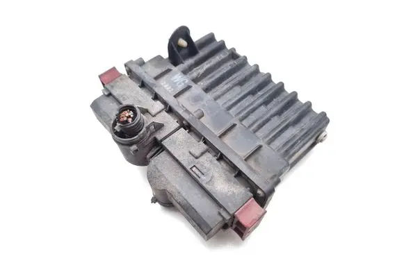Opel Zafira A Fan control module 24462342 15408374 9685371
