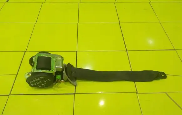 Mercedes-Benz CLS C219 Rear seatbelt 14AB114 CFF13BD61664497DA