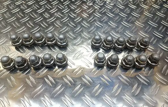Citroen C4 Aircross Nuts/bolts 