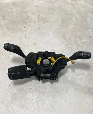 Ford Focus Wiper control stalk 17D940