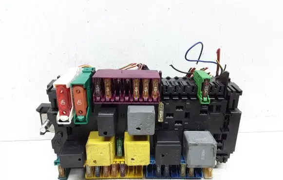 Mercedes-Benz A W176 Fuse module A2469060093