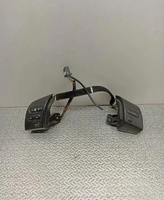 Toyota Corolla Verso AR10 Steering wheel buttons/switches 