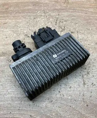 Renault Kangoo I Glow plug pre-heat relay 7700111525