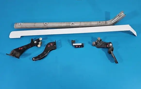 Volkswagen Caddy Sliding door upper roller guide/hinge 2K3843796A IMPRK1586494