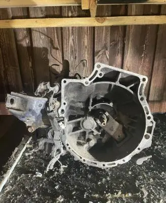 Mazda 323 Manual 5 speed gearbox F5D2