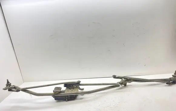 Opel Zafira A Front wiper linkage and motor
