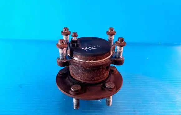 Ford Focus Rear wheel bearing hub 