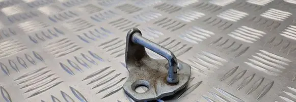 Land Rover Freelander Front door lock loop/hook striker 