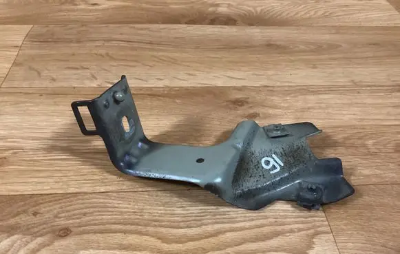 Opel Insignia A Radiator mount bracket 0439