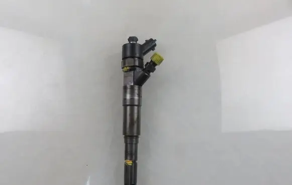 Fuel injector