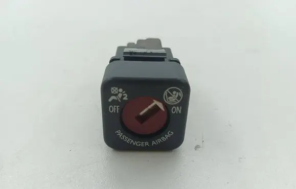 Passenger airbag on/off switch