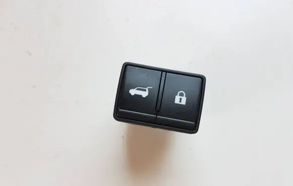 Mitsubishi Outlander IV Tailgate opening switch 6RA0A 11014A