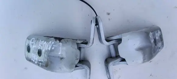 Front door hinge set