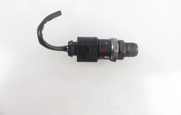 Mercedes-Benz Vaneo W414 Fuel pressure sensor 0281002498 0041537528