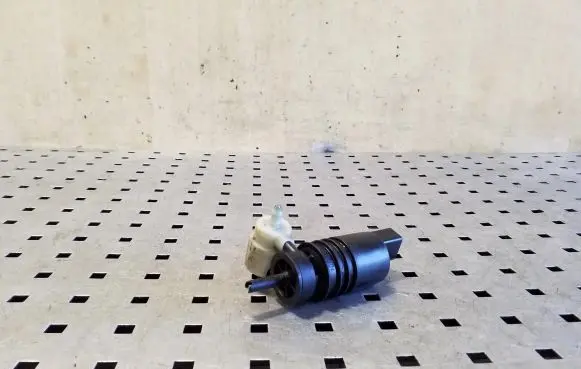 Porsche Cayenne (92A) Windscreen/windshield washer pump 1K6955651