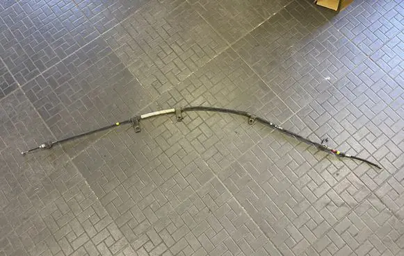Hyundai Getz Handbrake/parking brake wiring cable D007dfj