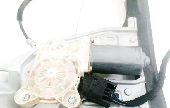 Mercedes-Benz C W203 Front door window regulator motor A2118201742 7746002817