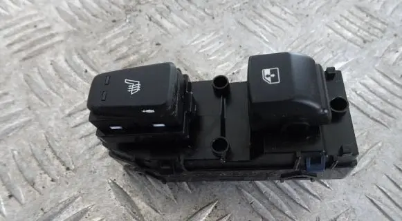 KIA Pro Cee'd III Other switches/knobs/shifts 93590-J7000