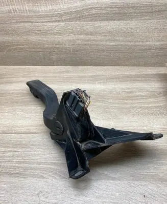 Ford Mondeo Mk III Accelerator throttle pedal 1S719F836BB