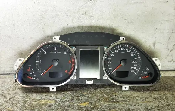 Audi A6 S6 C6 4F Speedometer (instrument cluster) 4F0920933J 4F0910930C