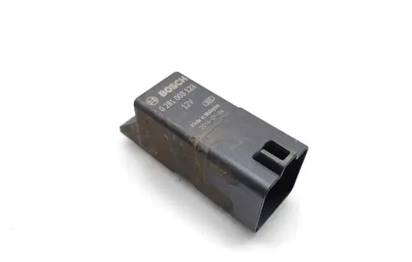 Glow plug pre-heat relay