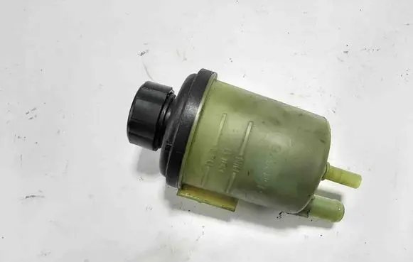 Volvo XC70 Power steering fluid tank/reservoir 31302576