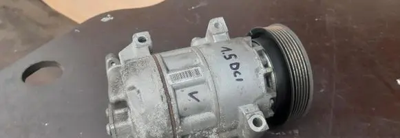Renault Captur Air conditioning (A/C) compressor (pump) 926002352R