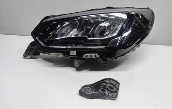 Peugeot 208 Headlight/headlamp 9833036380