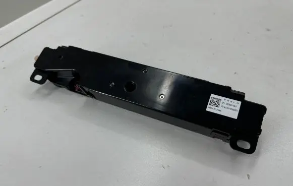 Tesla Model Y Bluetooth antenna 158560100D A1772167000874 AL721167000874