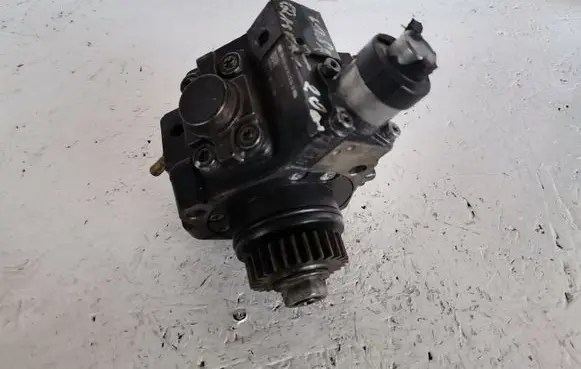 Nissan Qashqai Fuel injection high pressure pump 0445010223