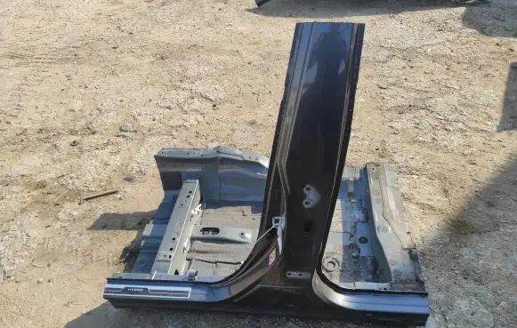 Toyota Prius Prime Pillar (middle) 