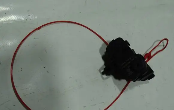 Porsche Cayenne (92A) Fuel tank cap lock motor 8K0862153F