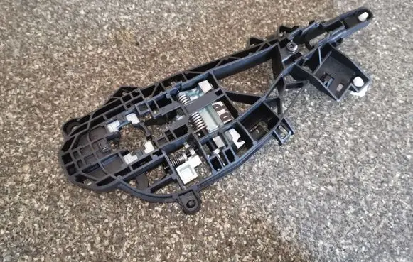 Buick Encore GX I Front door exterior handle/bracket 13515503