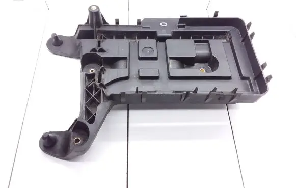 Volkswagen PASSAT B6 Battery box tray 1K0915333B
