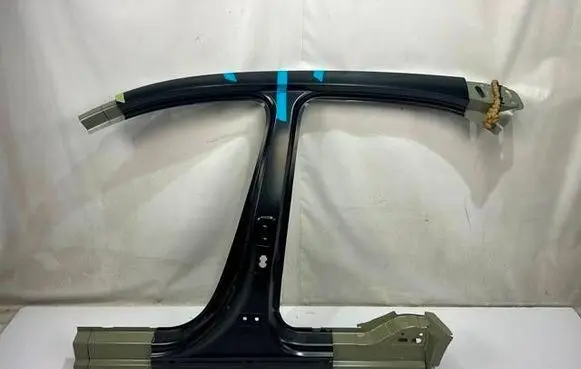 Mercedes-Benz A W177 (B) Pillar trim (exterior) 