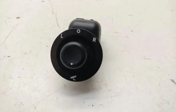 Chrysler 300 - 300C Wing mirror switch 04602789AA