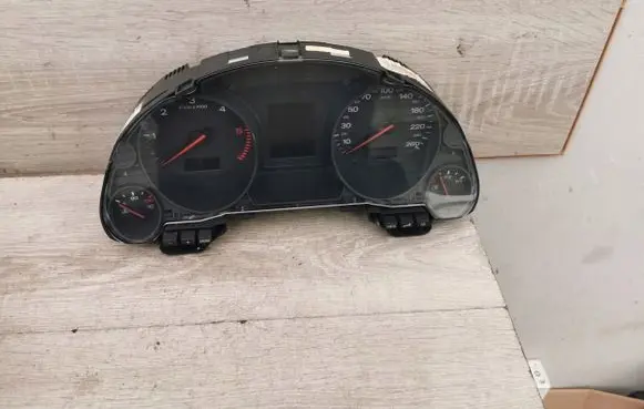 Audi A4 S4 B7 8E 8H Speedometer (instrument cluster) 8H0920930F