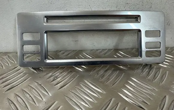 Volvo V70 Radio/GPS head unit trim 1303415