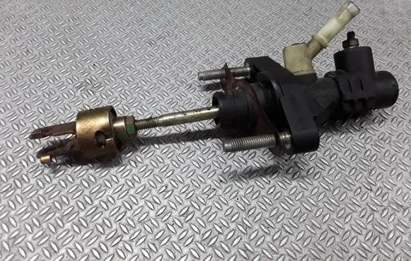 Toyota Corolla E120 E130 Clutch master cylinder