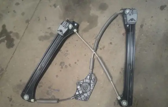 Skoda Superb B8 (3V) Front window lifting mechanism without motor