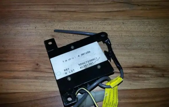 Renault Twingo I Airbag control unit/module 7700839010 550273300