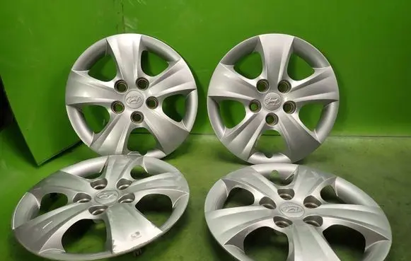Hyundai i30 R15 wheel hub/cap/trim 529602R000
