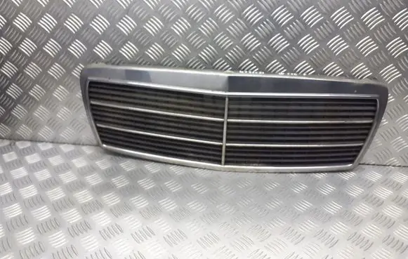 Mercedes-Benz E W210 Bonnet/hood grill 2108880023