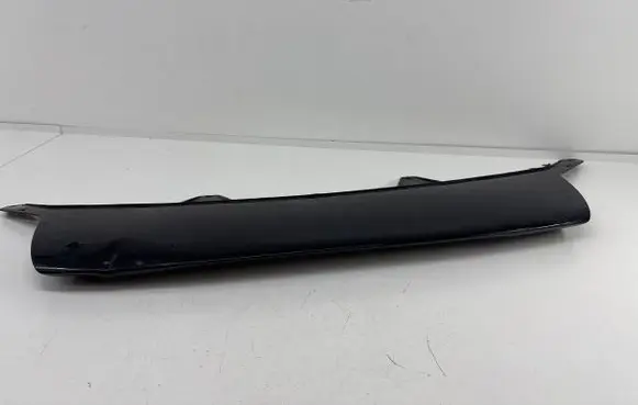 Front bumper lip