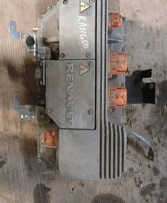 Voltage converter inverter